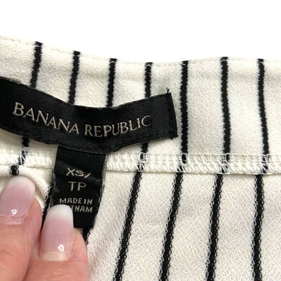 BANANA REPUBLIC Off Shoulder Striped Top With Bell Sleeves Sz XS - Picture 5 of 10